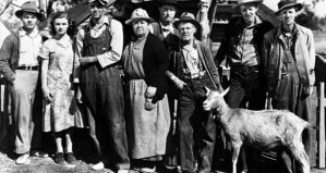 THE GRAPES OF WRATH [US 1940] l-r, EDDIE QUILLAN, DORRIS BOWDON, HENRY FONDA, JANE DARWELL, RUSSELL SIMPSON, FRANK DARIEN, O. Z. WHITEHEAD AND JOHN CARRADINE